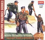 ACADEMY 1376 - 1:35 German Tank Supplies & Crew